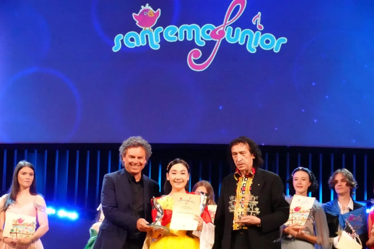 Foto: Penyanyi Remaja Indonesia, Jane Callista Raih Gelar Juara Dunia Kompetisi Menyanyi Internasional di Italia | Pifa Net