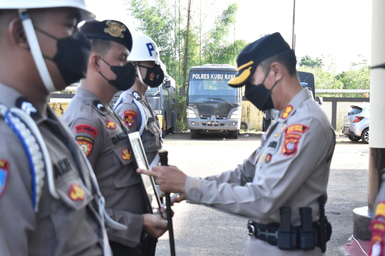 Foto: Satu Personil Polsek Batu Ampar Dipecat Tidak Hormat, Ini Kata Kapolres Jerrold | Pifa Net