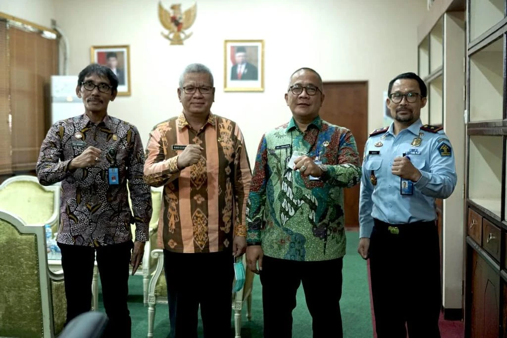 Foto: Sambangi Kantor Sekda Kalbar, Kakanwil Ajukan Hibah Tanah Rudenim | Pifa Net