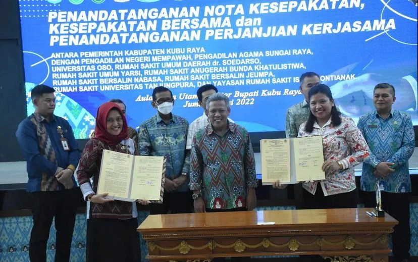 Foto: Permudah Layanan Masyarakat, Bupati Kubu Raya Teken PKS Sejumlah Lembaga | Pifa Net