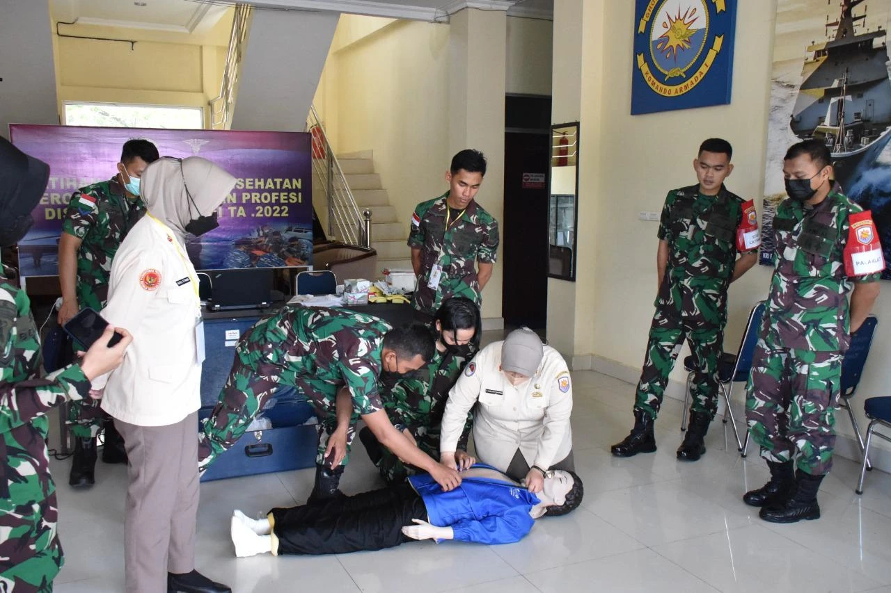 Foto: Diskes Lantamal XII Laksanakan Latihan Fungsional Kesehatan Perorangan Dasar | Pifa Net