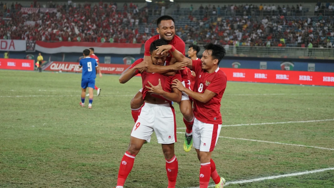 Foto: Lolos ke Piala Asia 2023, Ketum PSSI Apresiasi Perjuangan Pelatih, Pemain, Suporter, dan Doa Masyarakat | Pifa Net