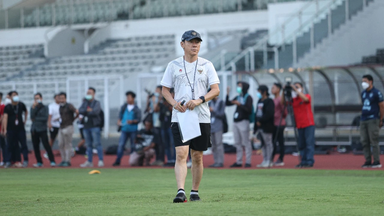 Foto: Shin Tae-yong Genjot Latihan Fisik Skuad Garuda Muda Jelang Piala AFF U-19 | Pifa Net