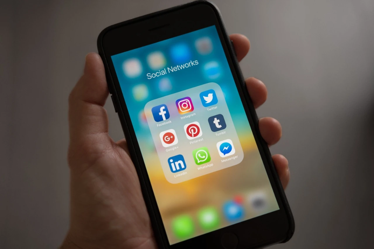 Foto: Google, Instagram hingga WhatsApp Terancam Diblokir Bulan Depan, Ada Apa? | Pifa Net