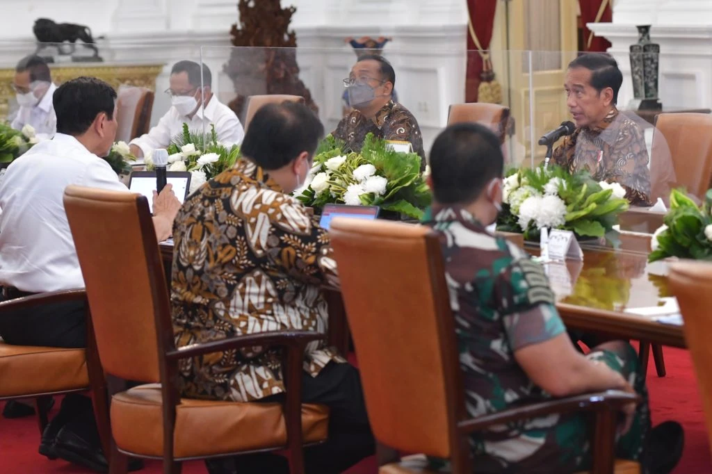 Foto: Antisipasi Lonjakan Kasus COVID-19, Presiden Jokowi Minta Vaksinasi Booster Terus Digencarkan | Pifa Net