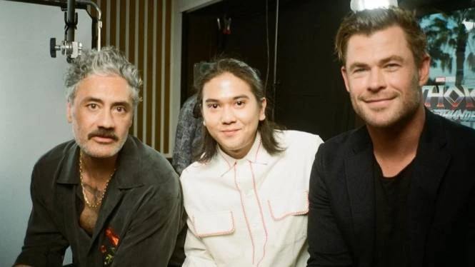 Foto: Iqbaal Ramadhan Bertemu Langsung Pemeran Thor, Sapa Langsung Pakai Bahasa Indonesia, Chris: Siapa Namamu? | Pifa Net