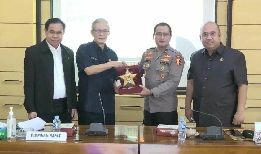 Foto: DPRD Kalbar Terima Kunjungan Perwira Sespimti Polri Dikreg 31 | Pifa Net