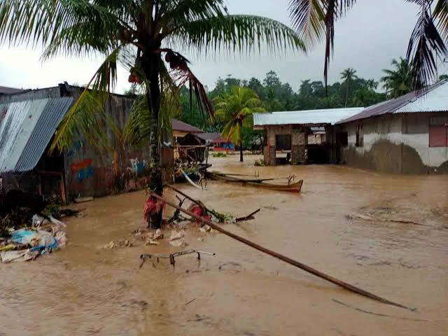 Foto: Banjir Terjang 3 Desa di Pulau Haruku Maluku, 260 Rumah Dilaporkan Rusak dan 2 Hanyut | Pifa Net