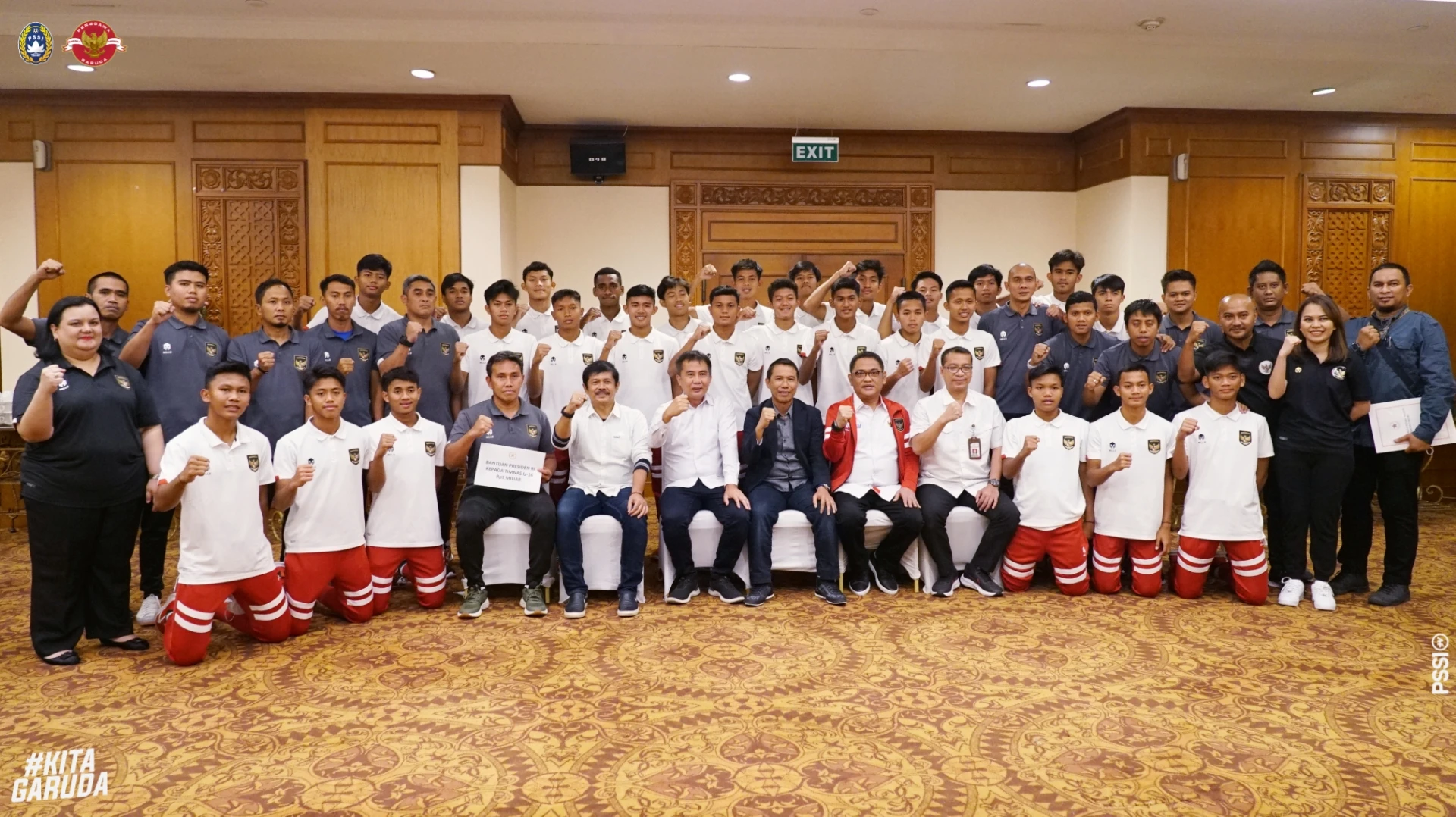Foto: Presiden Berikan Bonus Rp 1 Miliar untuk Timnas U-16 Indonesia yang Juara AFF 2022 | Pifa Net