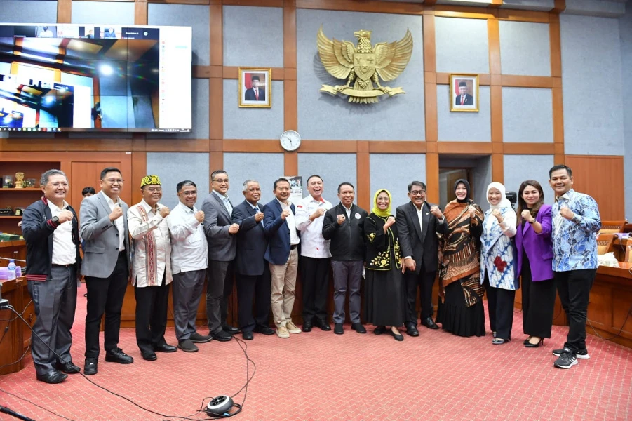 Foto: Resmi, Komisi X DPR RI Setujui Naturalisasi Jordi Amat dan Sandy Walsh | Pifa Net