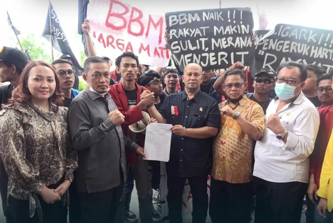 Foto: Dewan Kalbar Sebut Wacana Kenaikan Harga BBM Tak Beralasan | Pifa Net