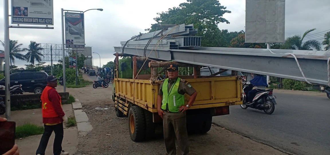 Foto: Suriansyah: Pembatasan Operasional Angkutan Barang Menjaga Kondisi Jembatan Kapuas II | Pifa Net