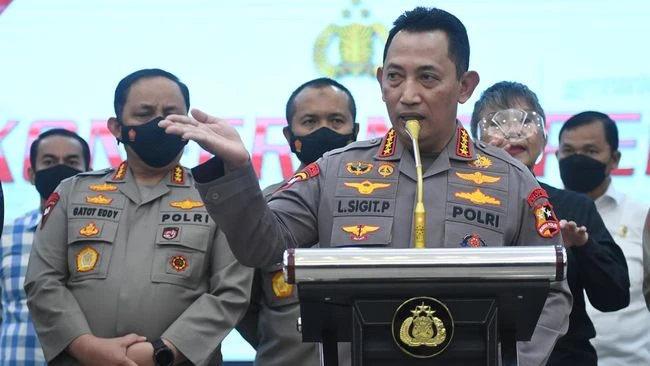 Foto: Mabes Polri Tetapkan 10 Tersangka Konsorsium Judi Online, 6 Orang DPO di Luar Negeri | Pifa Net
