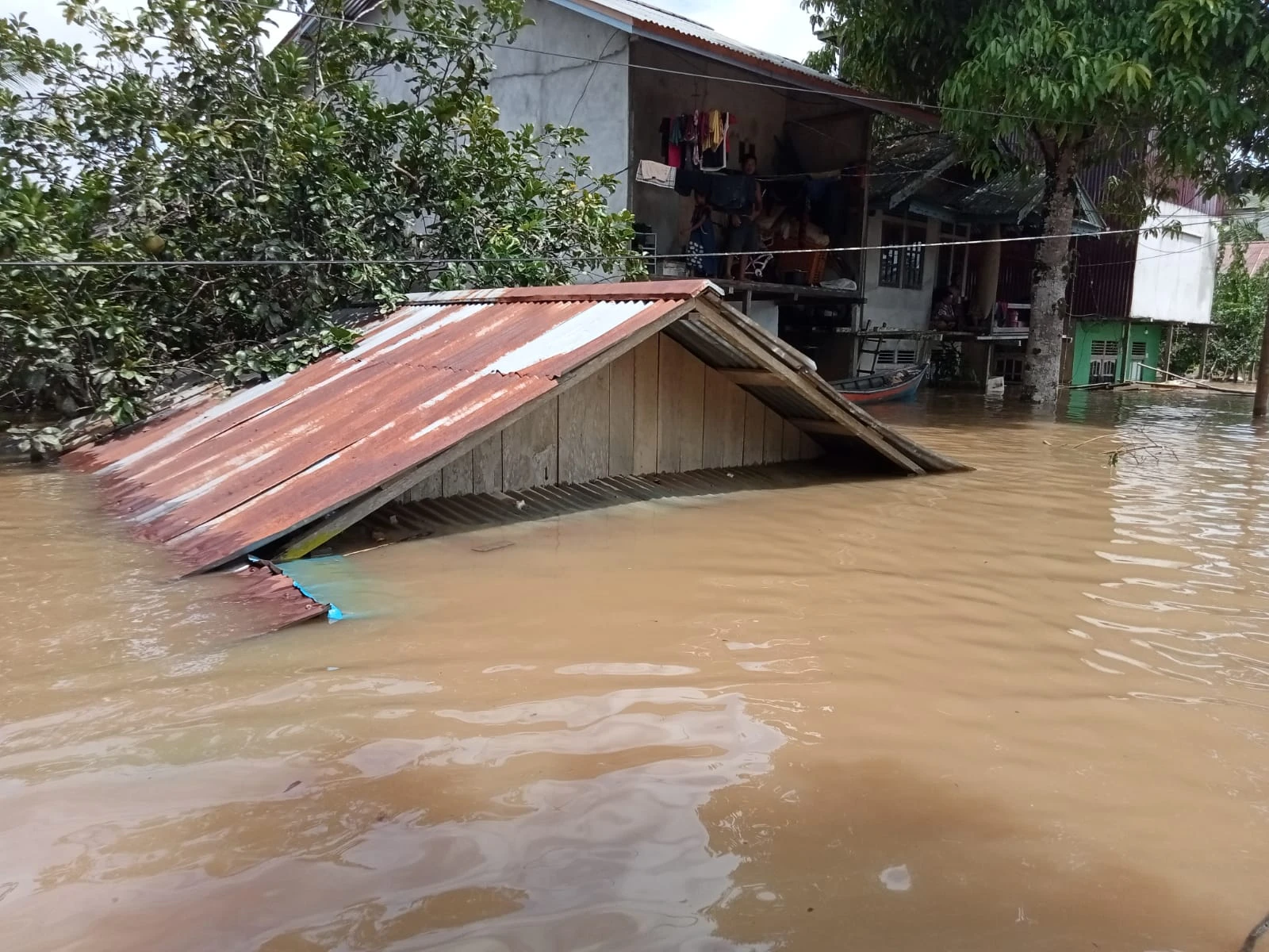 Foto: 5.000 Warga Terdampak Banjir di Enam Desa di Serawai Sintang | Pifa Net