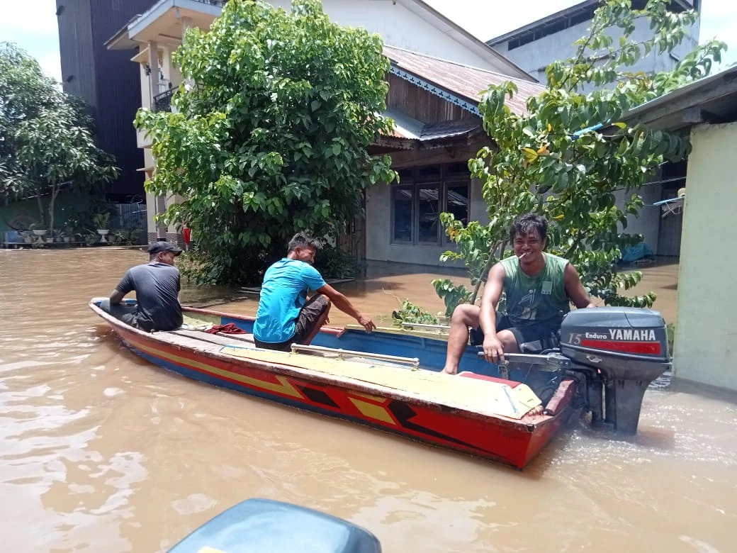 Foto: Geobag Penahan Banjir di Sintang Tak Efektif | Pifa Net