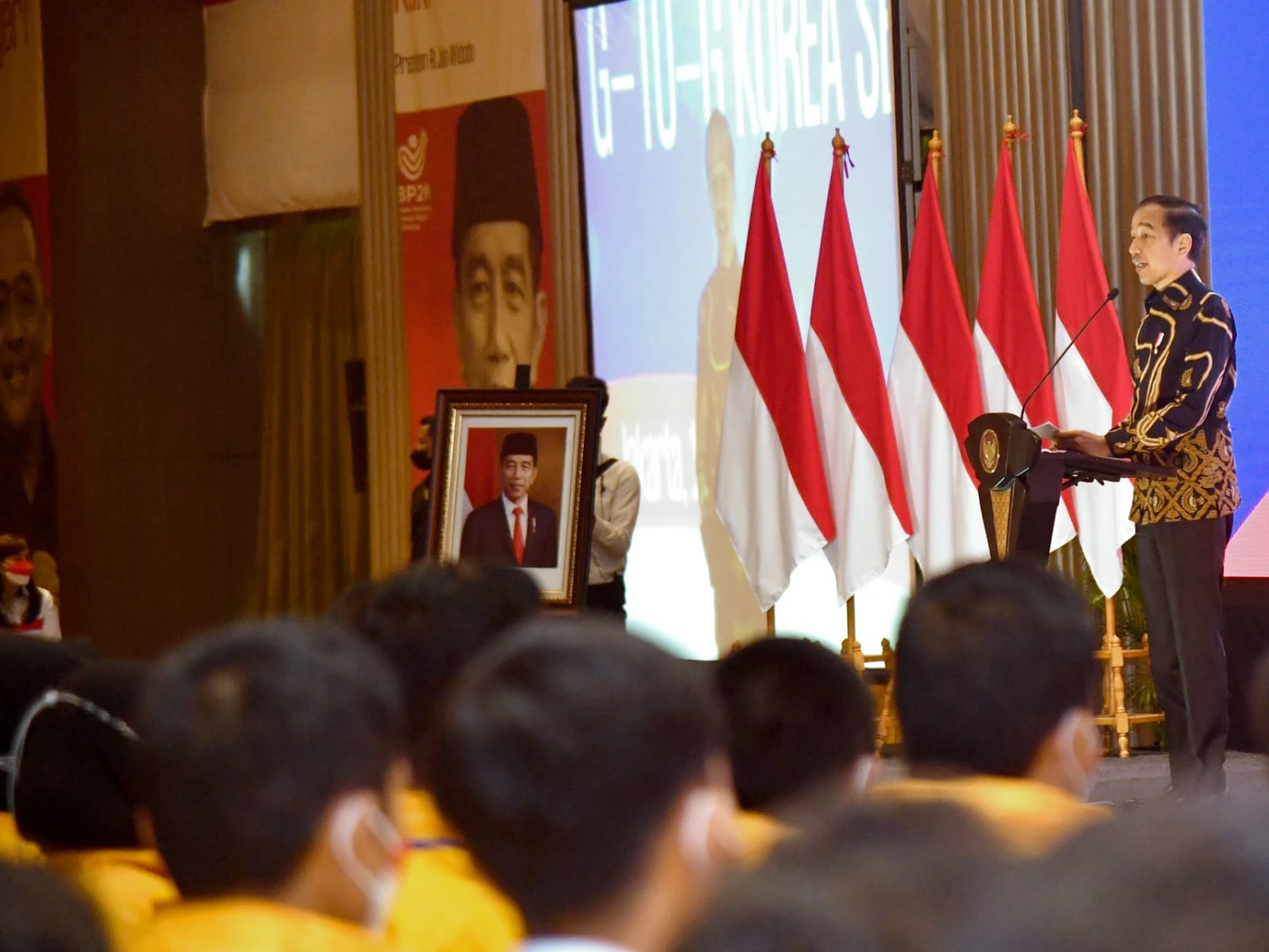 Foto: Presiden Lepas Pekerja Migran Indonesia Skema G to G ke Korsel | Pifa Net