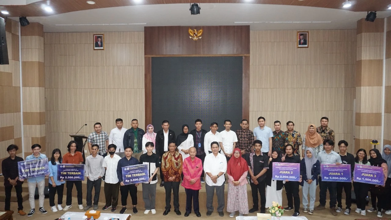 Foto usai peluncuran Produk Kewirausahaan dan Startup Teknologi Informasi FMIPA Untan di Ruang Theater 1 Gedung Konferensi Untan, Rabu (16/11/2022). (Foto: Dok. FMIPA Untan/Hamdi)
