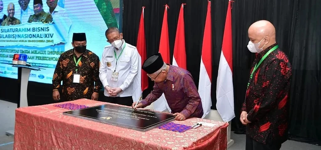 Foto: Kunker ke Kalbar, Wapres Buka Silabis ISMI dan Tinjau Pabrik Khatulistiwa Global Food | Pifa Net