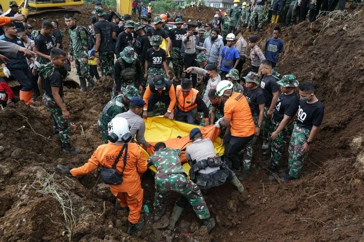 Foto: Update Korban Gempa Bumi Cianjur, Kepala BNPB: Korban Tewas Bertambah Jadi 271 Orang | Pifa Net