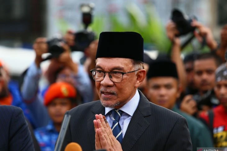Foto: Presiden Jokowi Pemimpin Pertama yang Ucapkan Selamat ke Anwar Ibrahim, PM Baru Malaysia | Pifa Net