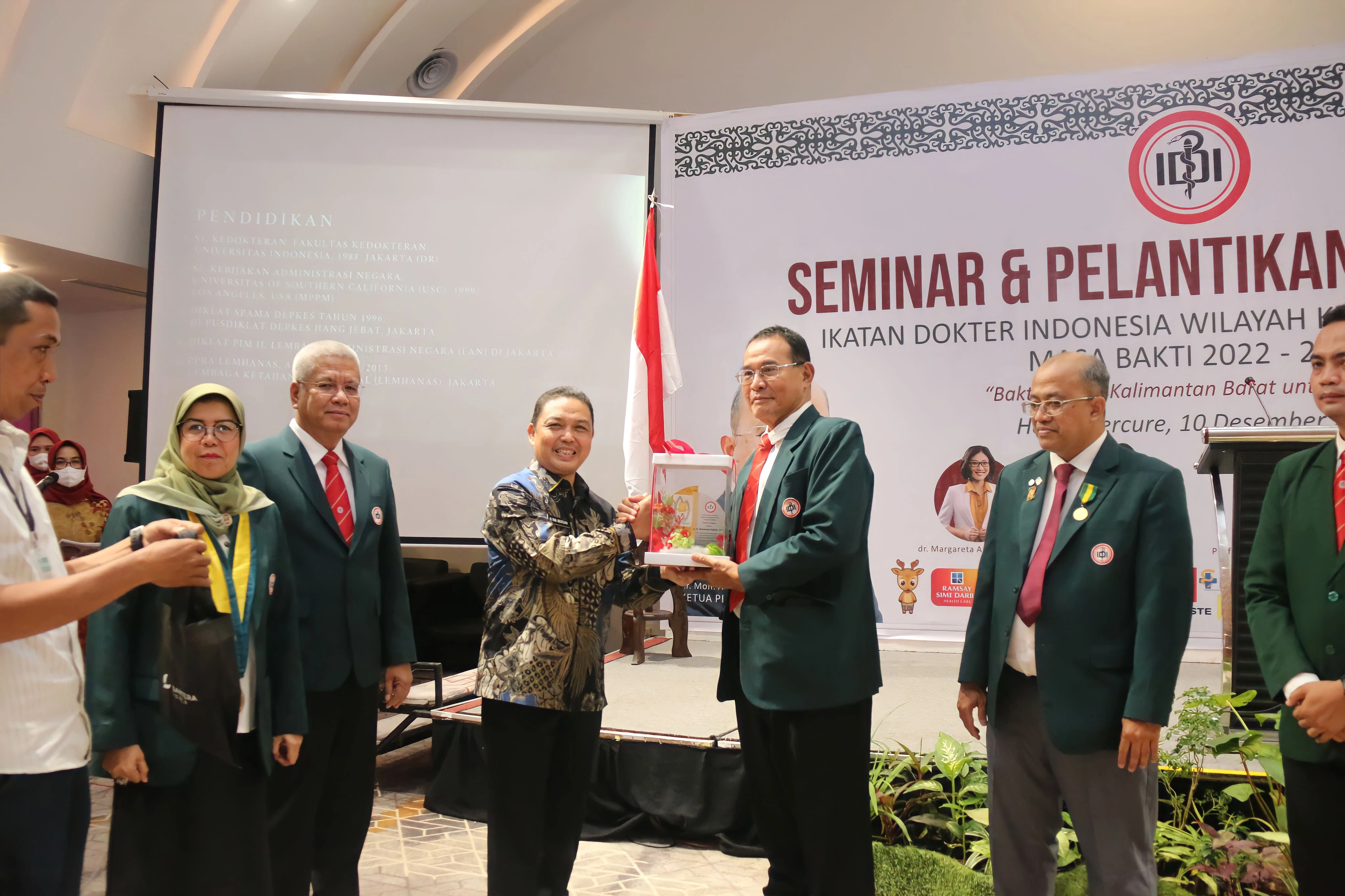 Pelantikan Kepengurusan IDI Kalbar periode 2022-2025. (Foto: Adpim Pemprov Kalbar)