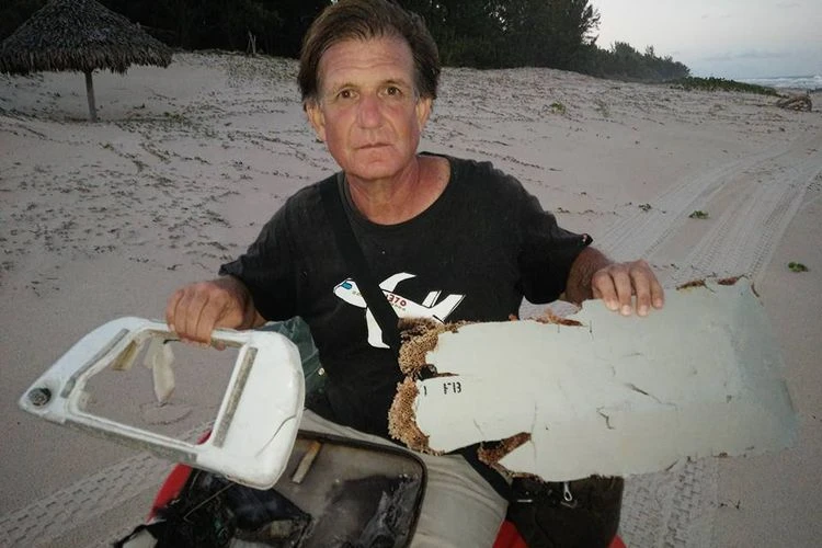 Foto: Puing MH370 Ditemukan di Madagaskar, Penemuannya Perkuat Teori Pilot Sengaja Jatuhkan Pesawat | Pifa Net