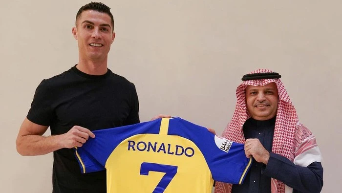 Momen foto Cristiano Ronaldo gabung Al Nassr (Foto: Instagram @alnassr_fc)