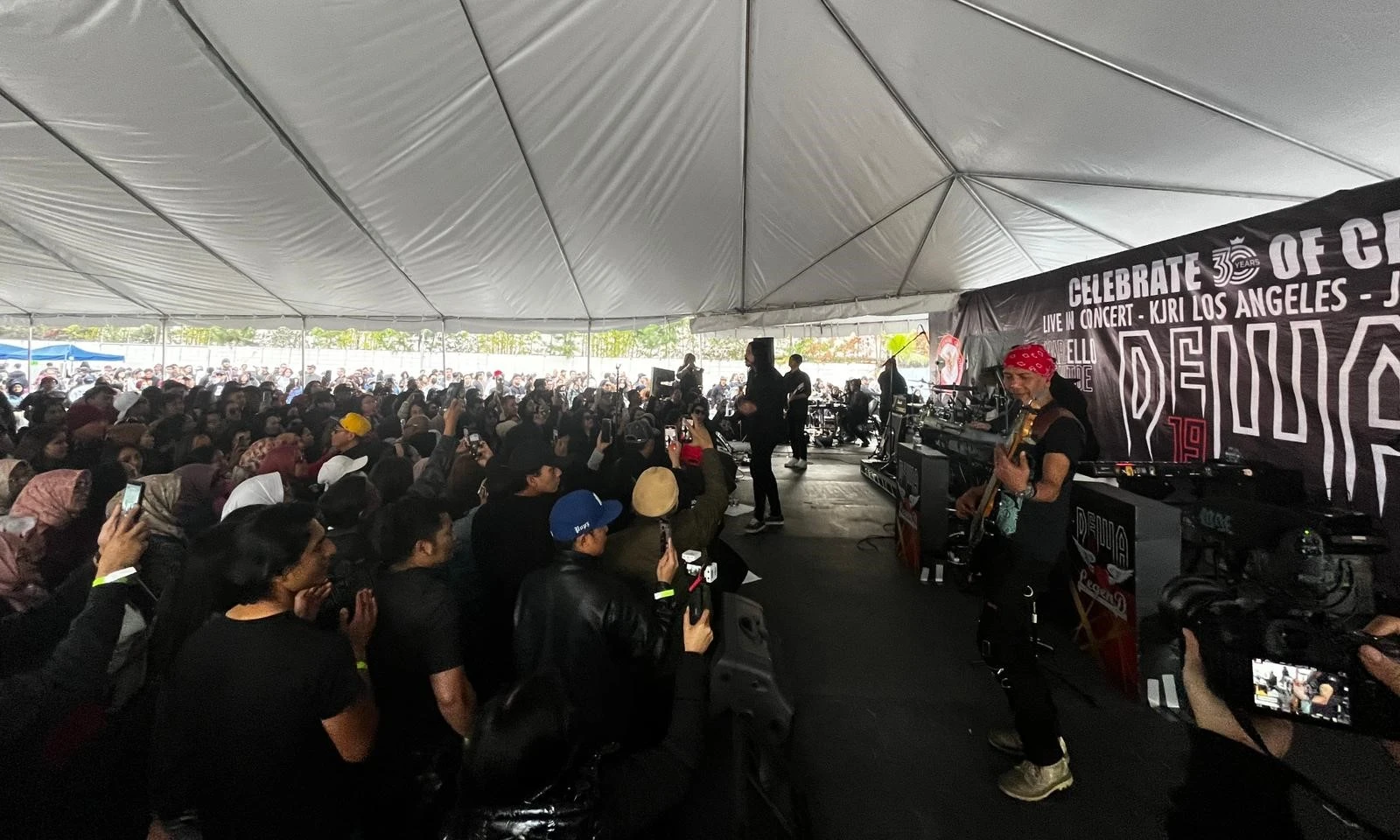 Dewa 19 menjadi bintang tamu di Indonesian Festival yang digelar KJRI Los Angeles. (Foto: Dok. KJRI Los Angeles)