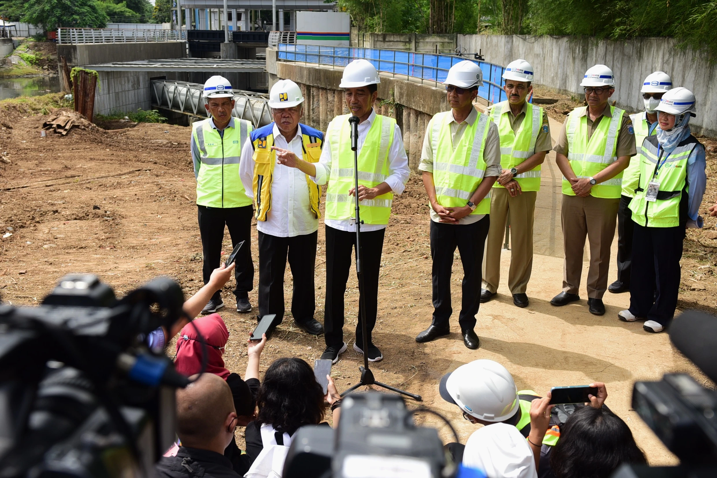 Foto: Presiden Tegaskan Soal Masa Jabatan Kades: Undang-Undang Membatasi 6 Tahun! | Pifa Net