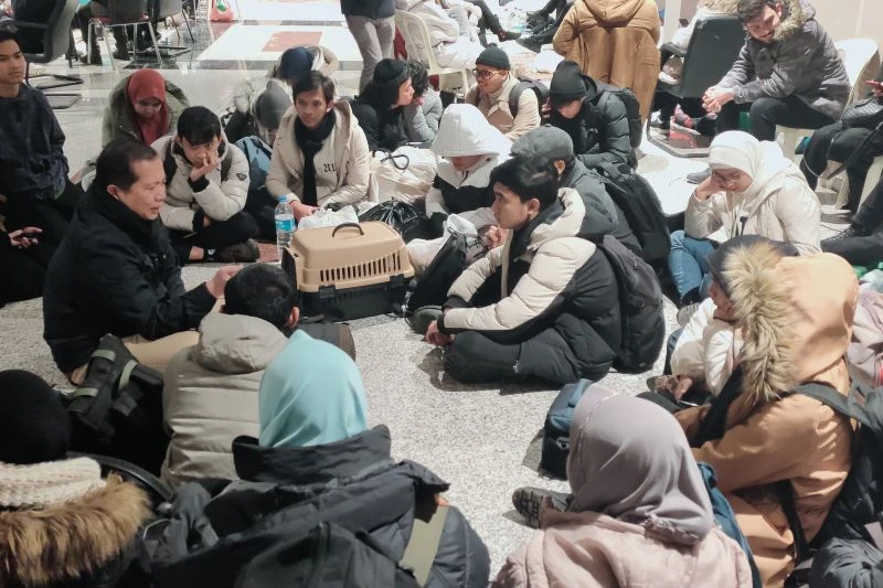 Proses evakuasi 123 WNI di Turki yang terdampak gempa bumi. (Foto: KBRI Ankara)