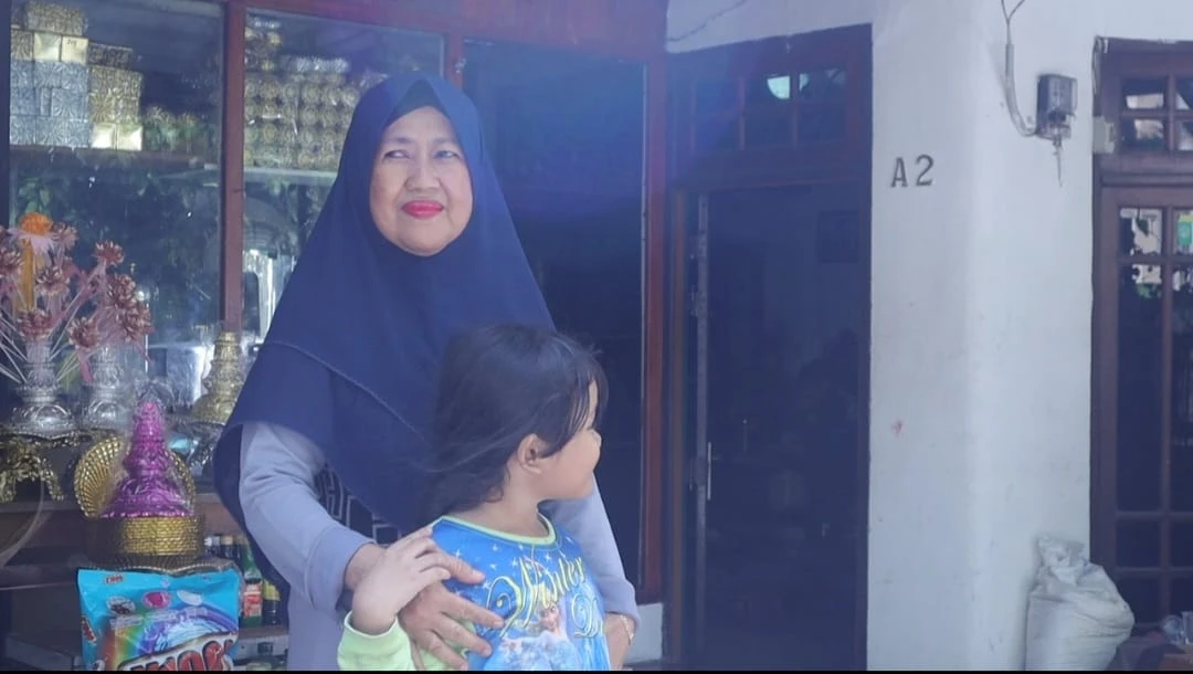 Siti Fatima saat ditemui di kediamannya. Ibu di Pontianak ini menggugat anak angkatnya batalkan hak atas harta. (Dok. PIFA/Andrie P Putra)