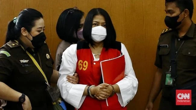 Putri Candrawathi divonis 20 tahun penjara. (CNN Indonesia)