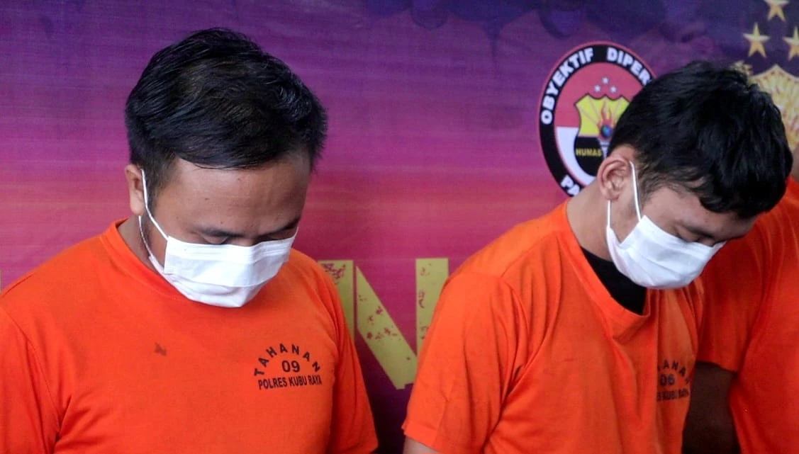 Foto: Berdalih Terlilit Utang Proyek, Kades Jual Sabu 10 Kilo | Pifa Net