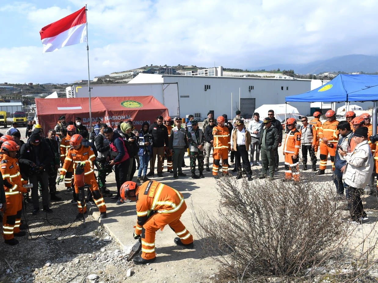 Pusat operasi tim Indonesia Search and Rescue (INASAR) di Kota Antakya, Provinsi Hatay, Turki.  (BPMI Setpres/Kris)