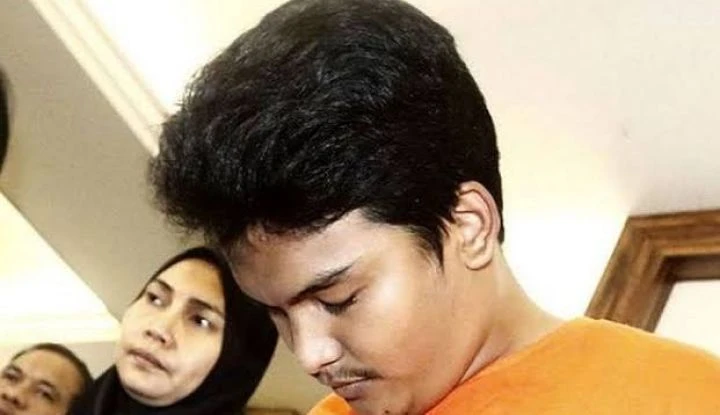 AG-Share ternyata sempat bermain gitar di kantor Polisi. (Disway.id)