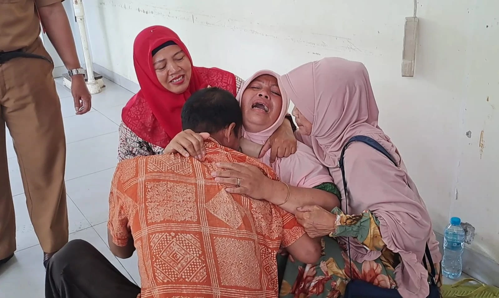 Foto: Siswa SMAN 4 Pontianak Meninggal Setelah Sempat Kejang-kejang Saat Belajar di Kelas | Pifa Net