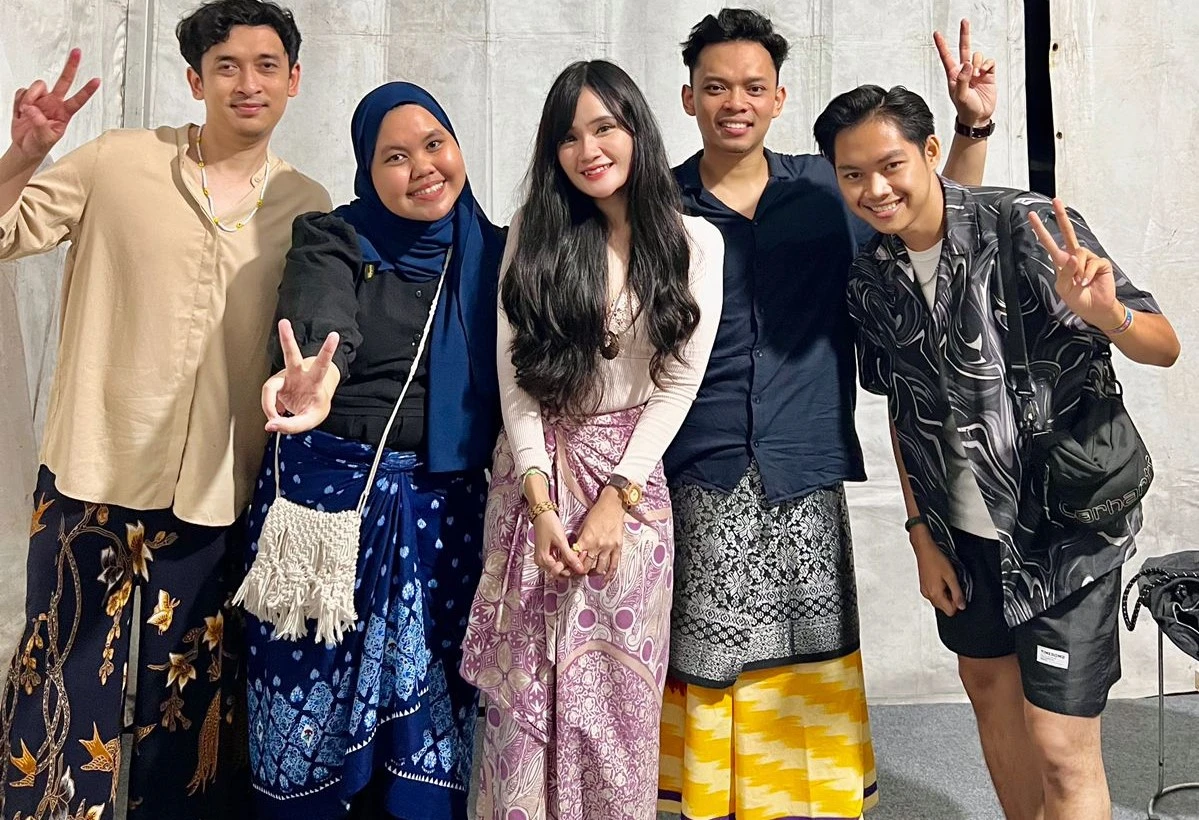 Foto: Bawakan Lagu "Asmalibrasi", Soegi Bornean Sukses Bius Para Penonton di Pontianak | Pifa Net