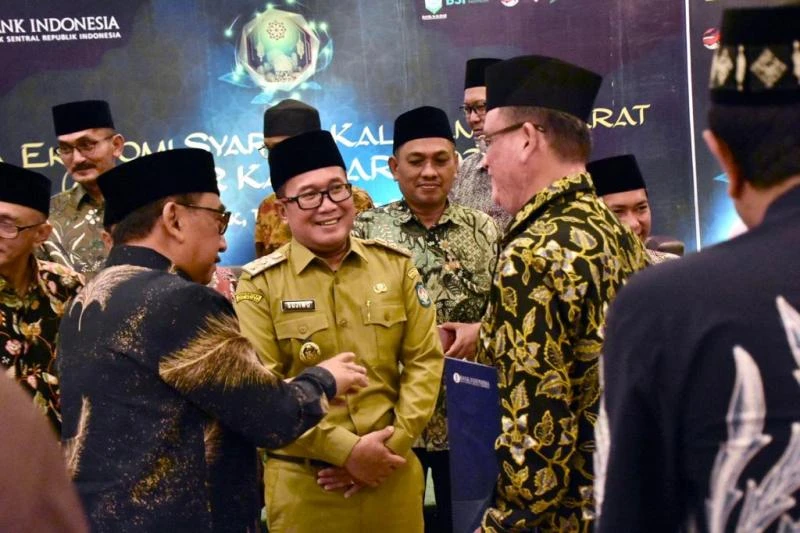 Pelantikan pengurus Hebitren Kalbar. Wabup Kubu Raya Sujiwo ditunjuk sebagai bendahara. (Prokopim Kubu Raya)