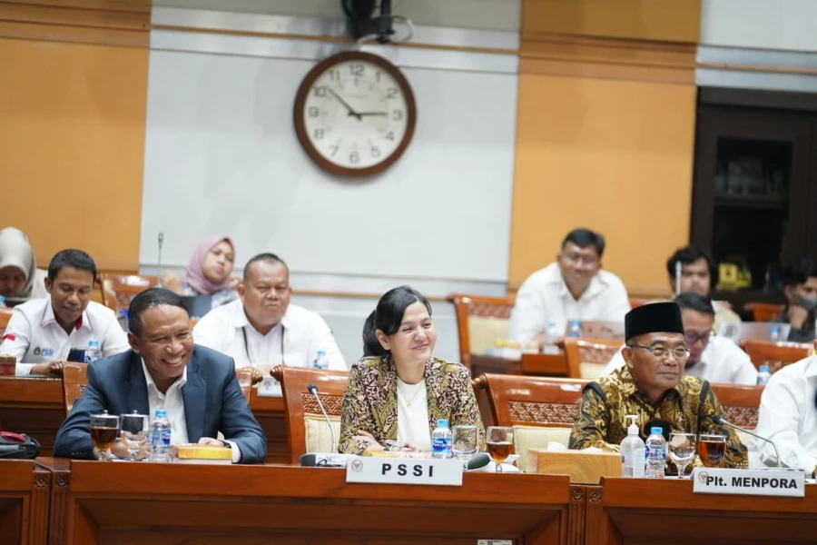 Rapat Kerja Komisi III dan X dengan Plt Menpora Muhadjir Effendy memutuskan persetujuan rekomendasi naturalisasi 3 calon pemain naturalisasi. (Dok. PSSI)