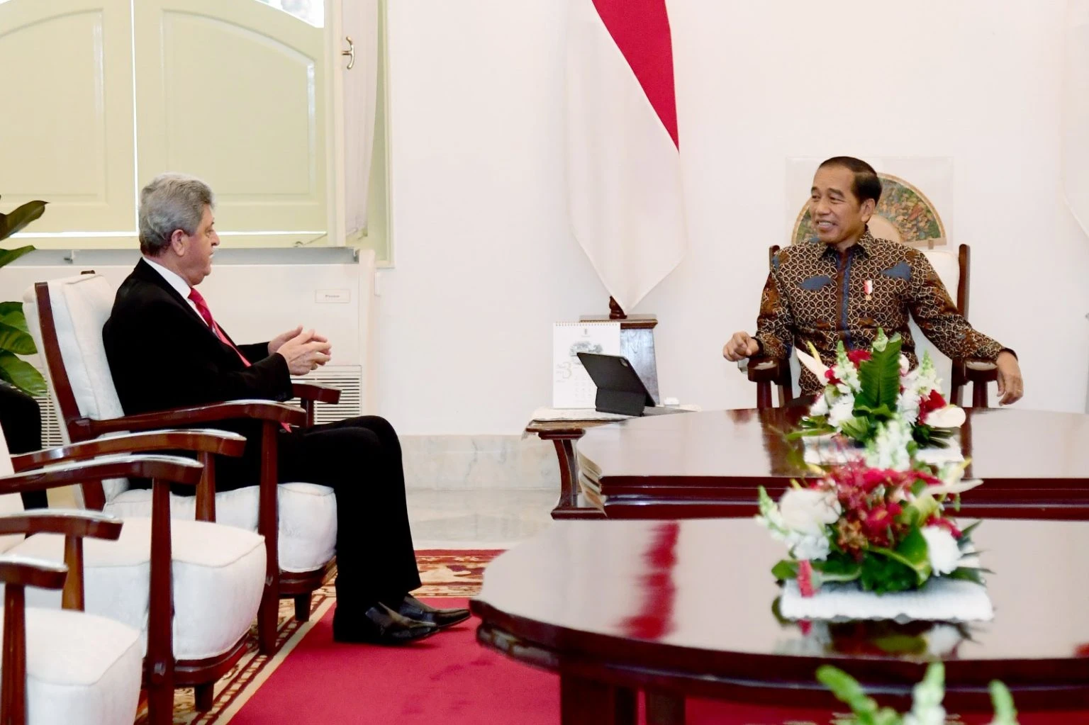 Presiden Jokowi menerima Duta Besar Palestina untuk Indonesia, Zuhair Al-Shun, di Istana Merdeka, Jakarta, Jumat (24/3/2023).  (BPMI Setpres/Lukas)