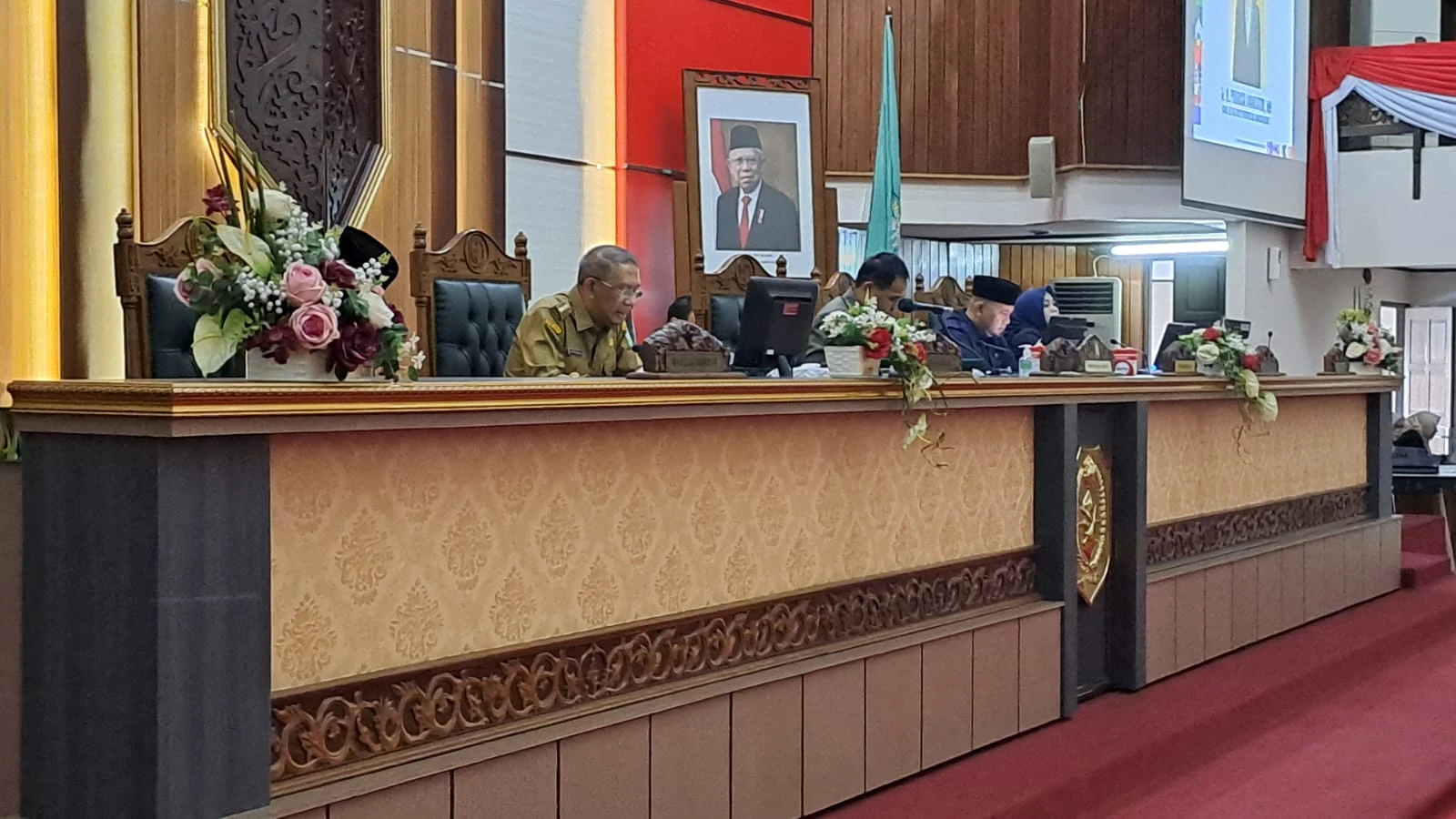 Foto: DPRD Kalbar Sahkan Tiga Perda, Wagub Beri Apresiasi | Pifa Net