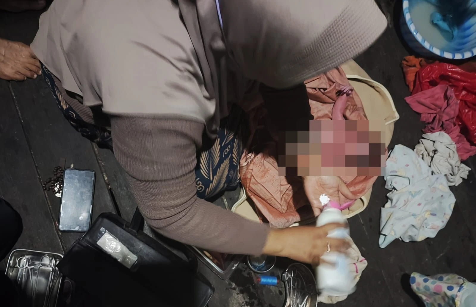 Foto: Polres Kubu Raya Terus Lakukan Penyelidikan Pelaku Pembuangan Bayi di Jalan Trans Kalimantan | Pifa Net
