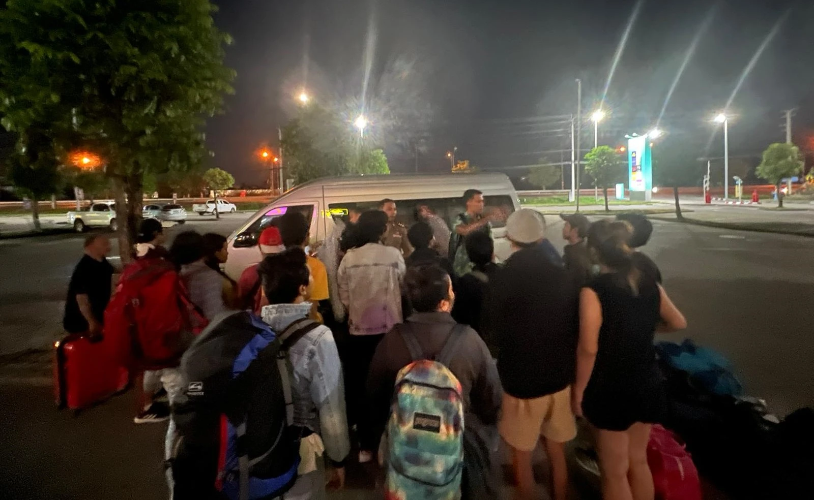 Pembebasan 20 WNI yang disekap dalam kasus perdagngan orang di Myanmar. (Dok. Kemlu RI)