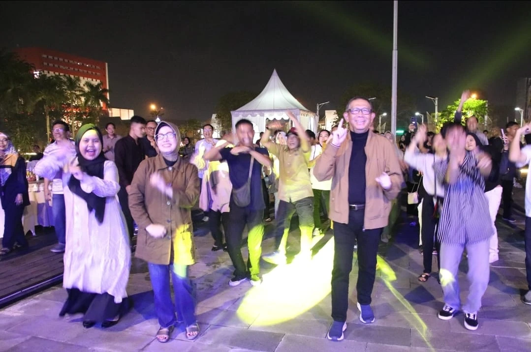 Digelarnya acara musik malam Minggu di depan Pendopo Gubernur Kalbar. (Dok. Adpim Pemprov Kalbar)