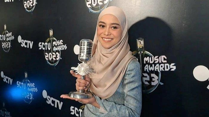 Lesti Kejora sukses memborong 4 piala dari SCTV Music Awards 2023. (Dok. WartaKota/Ari Puji Waluyo)