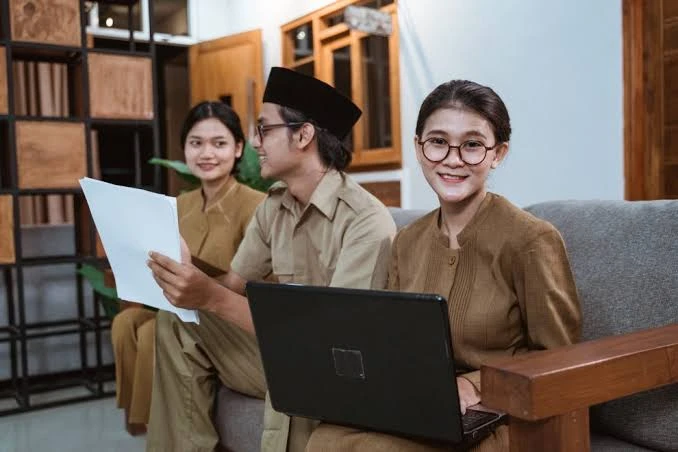 Komisi X DPR RI mendukung penuh kejujuran yang dilakukan oleh Husein, ASN Pangandaran yang berani melaporkan aksi pungli. (Ilustrasi: Freepik Odua)