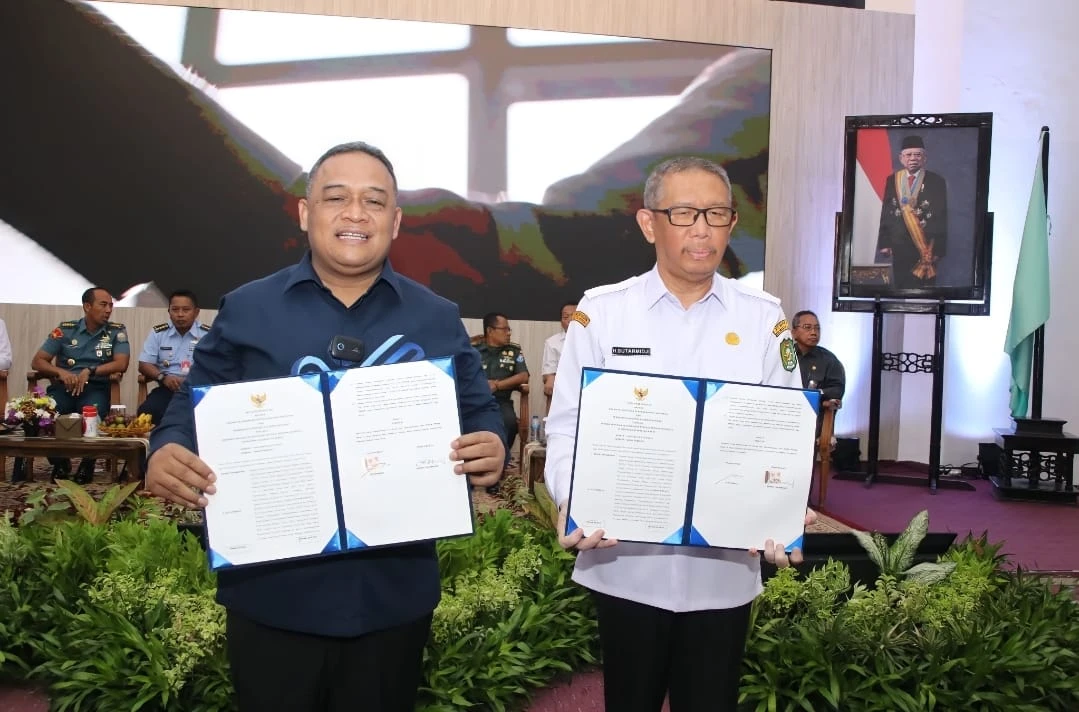 Foto: Sutarmidji Sebut 100 Ribu Warga Kalbar Kerja Ilegal di Luar Negeri | Pifa Net
