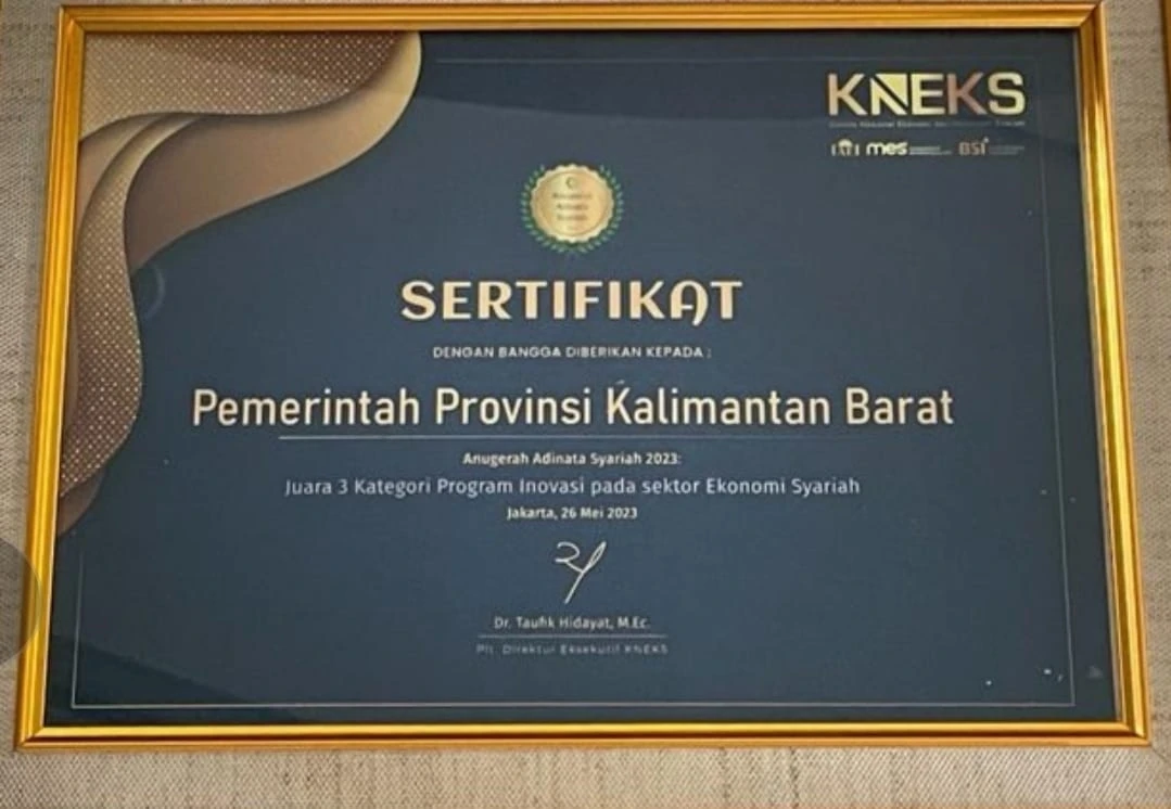 Foto: Kalbar Raih 2 Penghargaan Anugerah Adinata Syariah 2023 | Pifa Net
