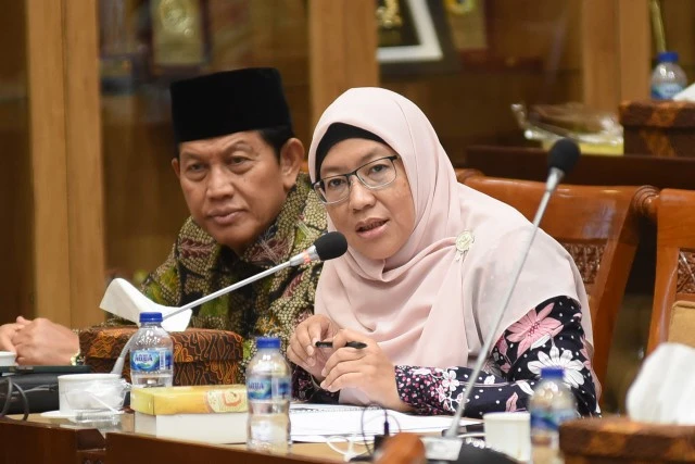 Anggota Komisi X DPR RI, Ledia Hanifa Amaliah, menyampaikan permintaan kepada pemerintah terkait rekrutmen Guru PPPK. (Dok. DPR RI)