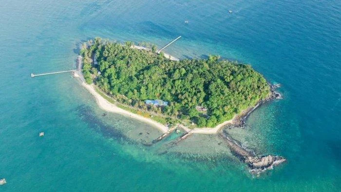 Pontianak Informasi mempromosikan objek wisata daerah hasil jepretan Konten Kreator lokal. Potret Pulau Randayan. (nstagram @sitimustiani)